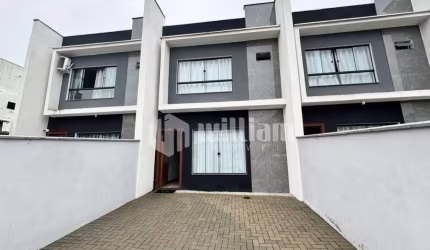 Casa com 3 quartos à venda no Limoeiro, Brusque , 95 m2 por R$ 399.000