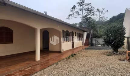 Casa com 4 quartos à venda no Primeiro de Maio, Brusque  por R$ 780.000