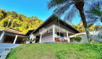 Casa com 3 quartos à venda no Centro I, Brusque , 135 m2 por R$ 1.399.000
