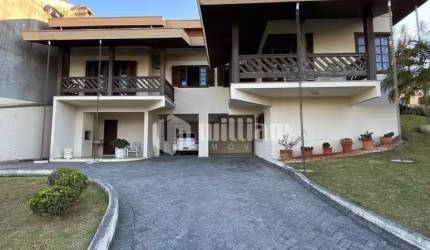 Casa com 3 quartos à venda no Souza Cruz, Brusque , 241 m2 por R$ 1.400.000