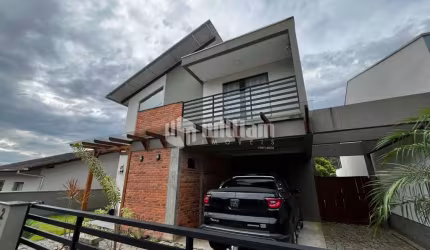 Casa com 3 quartos à venda no Dom Joaquim, Brusque  por R$ 990.000