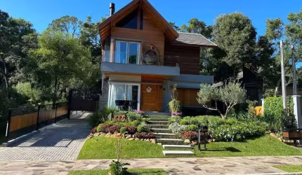 Casa com 3 quartos à venda no Centro, Gramado , 220 m2 por R$ 2.900.000
