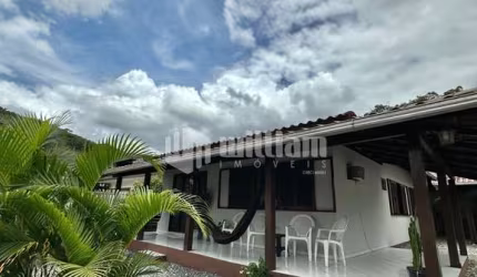 Casa com 3 quartos à venda no Bateas, Brusque , 200 m2 por R$ 795.000