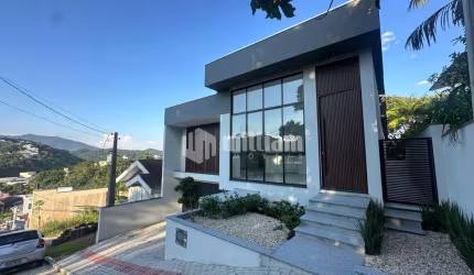 Casa com 3 quartos à venda no São Pedro, Brusque , 272 m2 por R$ 1.850.000