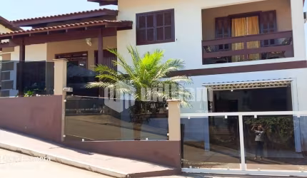 Casa com 3 quartos à venda no Dom Joaquim, Brusque , 179 m2 por R$ 899.000