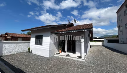 Casa com 3 quartos à venda no Centro, Guabiruba , 104 m2 por R$ 615.000