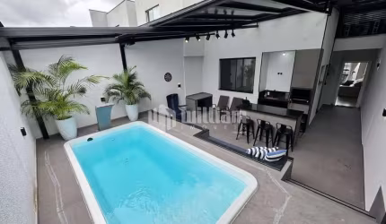 Casa com 1 quarto à venda no Centro, Balneário Piçarras , 113 m2 por R$ 850.000