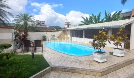 Casa com 3 quartos à venda no Rio Branco, Brusque , 200 m2 por R$ 1.100.000
