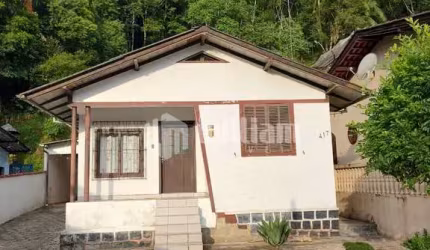 Casa à venda no Primeiro de Maio, Brusque , 78 m2 por R$ 447.000