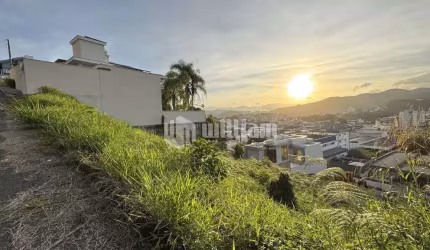 Terreno à venda no Primeiro de Maio, Brusque  por R$ 699.000