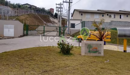 Casa em Condomínio à Venda em Jacareí-SP, Jardim Colônia: 2 Quartos, 2 Suítes, 1 Sala, 3 Banheiros, 1 Vaga de Garagem - 58m².