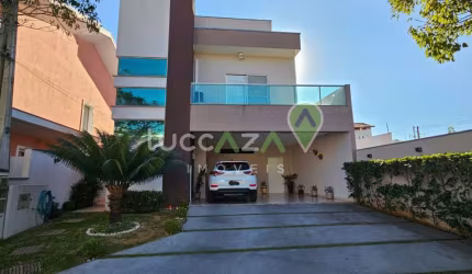Casa em condomínio à venda em Jacareí-SP, no Jardim Crystal Park: 3 quartos, 3 suítes, 3 salas, 3 banheiros, 4 vagas, 208,06m²!