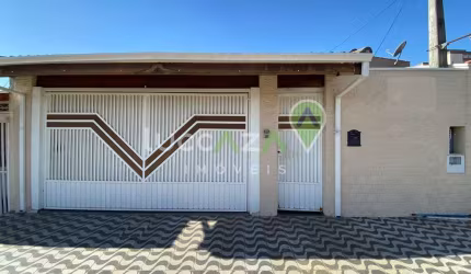 Imperdível: Casa à venda em Jacareí-SP, 3 quartos, 1 suíte, 3 salas, 3 banheiros, 3 vagas, 143m² - Jardim das Indústrias.