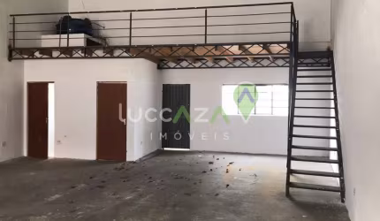 Galpão Comercial para Locação na Vila Pinheiro, Jacareí-SP: 1 Sala, 2 Banheiros, 2 Vagas de Garagem, 131m² de Área.