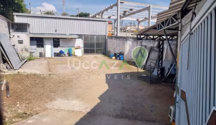 Galpão Comercial para Locação em Jacareí-SP, Parque Itamarati: 2 Salas, 2 Banheiros, 4 Vagas de Garagem, 300 m² de Área.