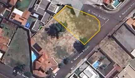 Terreno plano, de esquina, à venda no Jardim Alcântara, Londrina-Pr