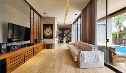 Royal Forest - Casa à venda No Condomínio Royal Forest em Londrina-PR com 320m² de área construída e 300m² de terreno, com 3 quartos, sendo 3 suítes.