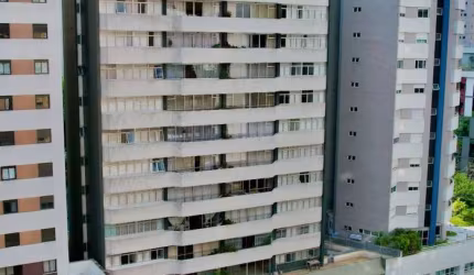 Apartamento Para Vender com 4 quartos sendo 1 suíte na divisa entre os bairros Batel e Água Verde em Curitiba