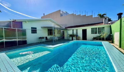 Casa térrea com piscina à Venda no Jardim Social, Curitiba