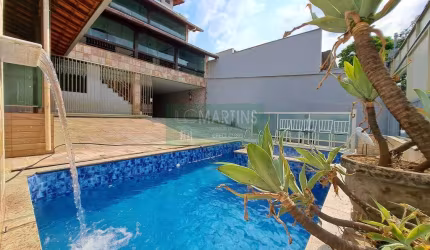 CASA À LOCAÇÃO OU VENDA -ESTILO COLONIAL COM LOTE 360M2- BAIRRO DONA CLARA