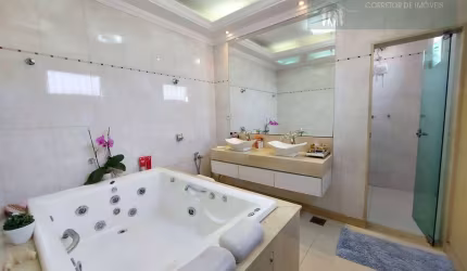 CASA NO BAIRRO PLANALTO COM PISCINA!!!