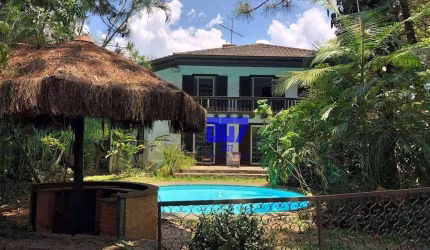 Chacara São João Rústica, 2.400m² de terreno, 2 piscinas (externa e raia coberta), lareira, SPA e jogos
