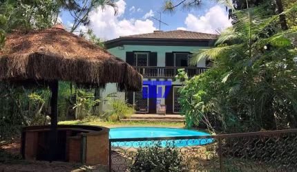 Chacara São João Rústica, 2.400m² de terreno, 2 piscinas (externa e raia coberta), lareira, SPA e jogos