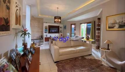 Casa com 4 dormitórios, 2 Suítes à venda, 668 m² por R$ 1.490.000 - Granja Viana - Carapicuíba/SP