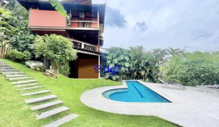 Casa maravilhosa com 3 dormitórios à venda, 1323 m² por R$ 2.130.000 - Granja Viana/SP