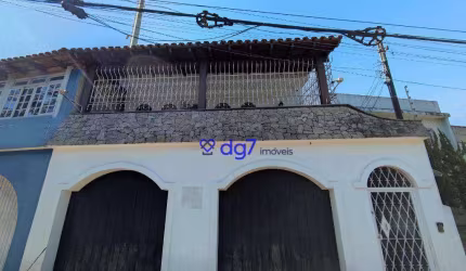 Sobrado Comercial com 5 Quartos e Piscina - Ideal para Venda ou Locação!