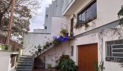 Casa Espaçosa com 2 Dormitórios e 2 Banheiros em Região Privilegiada