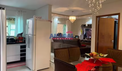 Casa com 3 quartos à venda no Residencial Santa Paula, Jacareí  por R$ 480.000