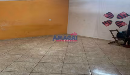 Casa com 3 quartos à venda no Parque Meia Lua, Jacareí  por R$ 250.000