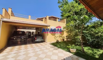 Casa com 4 quartos à venda no Jardim do Vale, Jacareí  por R$ 530.000