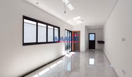 Casa com 3 quartos à venda no Jardim Califórnia, Jacareí  por R$ 650.000