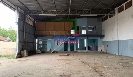 Barracão / Galpão / Depósito à venda no São João, Jacareí  por R$ 1.500.000