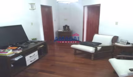 Casa com 5 quartos à venda no Jardim Marister, Jacareí  por R$ 1.300.000