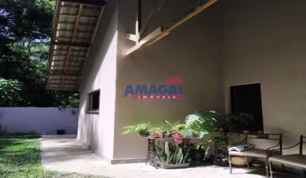 Casa com 3 quartos à venda na Zona Rural, Campos do Jordão  por R$ 950.000