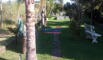 Chácara / sítio com 3 quartos à venda no Parque Cambuci, Santa Branca  por R$ 900.000