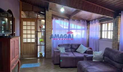 Casa com 3 quartos à venda no Jardim Olimpia, Santa Branca  por R$ 290.000