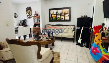 Casa com 3 quartos à venda no Jardim Altos de Santana II, Jacareí  por R$ 680.000