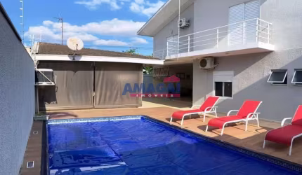 Casa com 4 quartos à venda no Jardim Santa Maria, Jacareí  por R$ 1.250.000