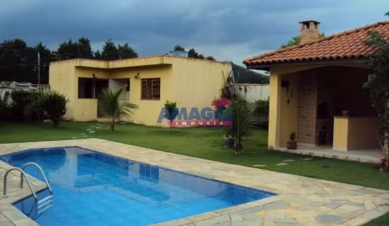 Chácara / sítio com 3 quartos à venda em Itapema, Guararema  por R$ 1.180.000