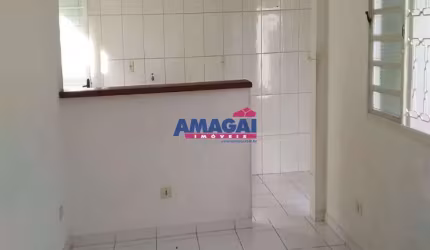 Casa com 2 quartos à venda no Jardim Bela Vista, Jacareí  por R$ 300.000
