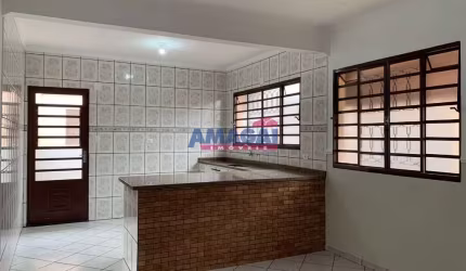 Casa com 2 quartos à venda no Parque Santo Antônio, Jacareí  por R$ 405.000