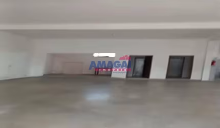 Sala comercial para alugar no Jardim Santo Antônio da Boa Vista, Jacareí  por R$ 3.000