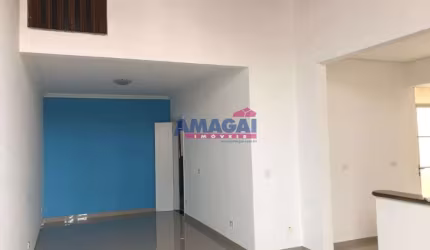 Casa com 3 quartos à venda no Jardim Altos de Santana II, Jacareí  por R$ 550.000