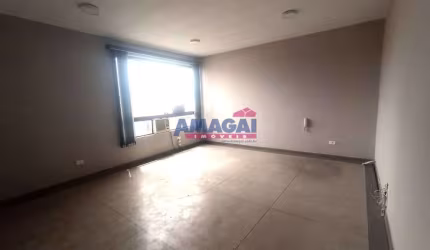 Sala comercial para alugar no Centro, Jacareí  por R$ 1.000