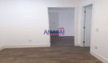 Sala comercial à venda no Centro, Jacareí  por R$ 390.000