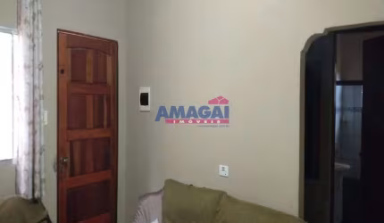 Casa com 3 quartos à venda no Jardim São Gabriel, Jacareí  por R$ 300.000